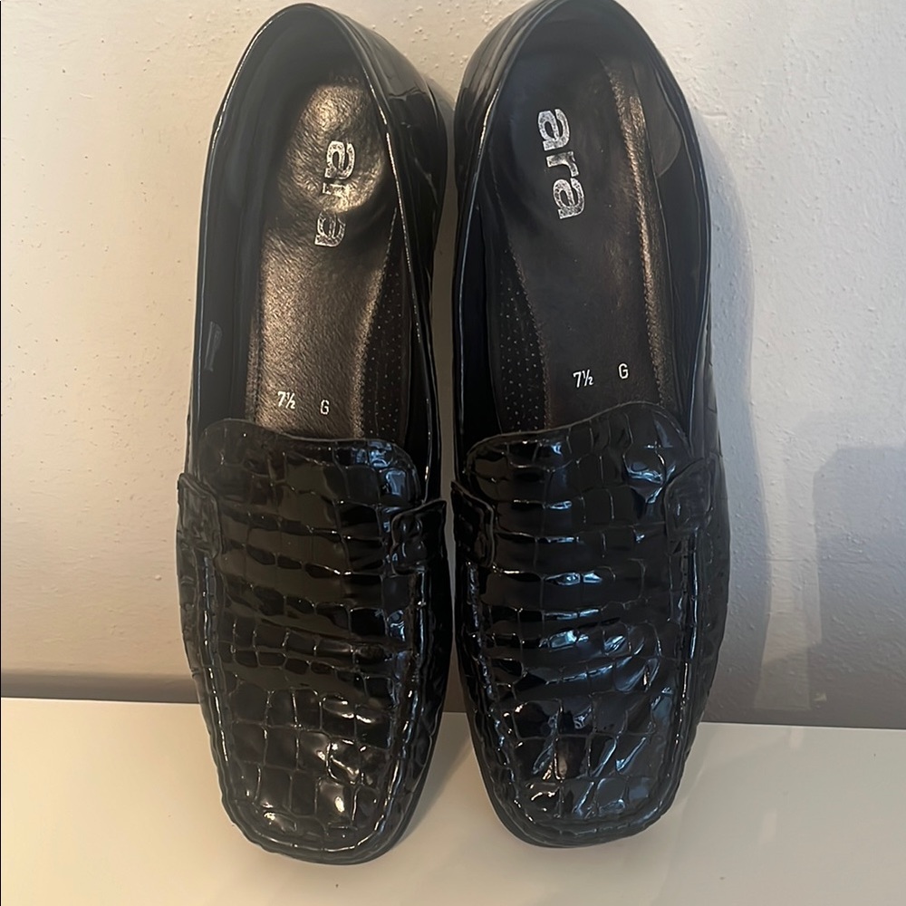 Ara Black Glossy Textured Loafers
